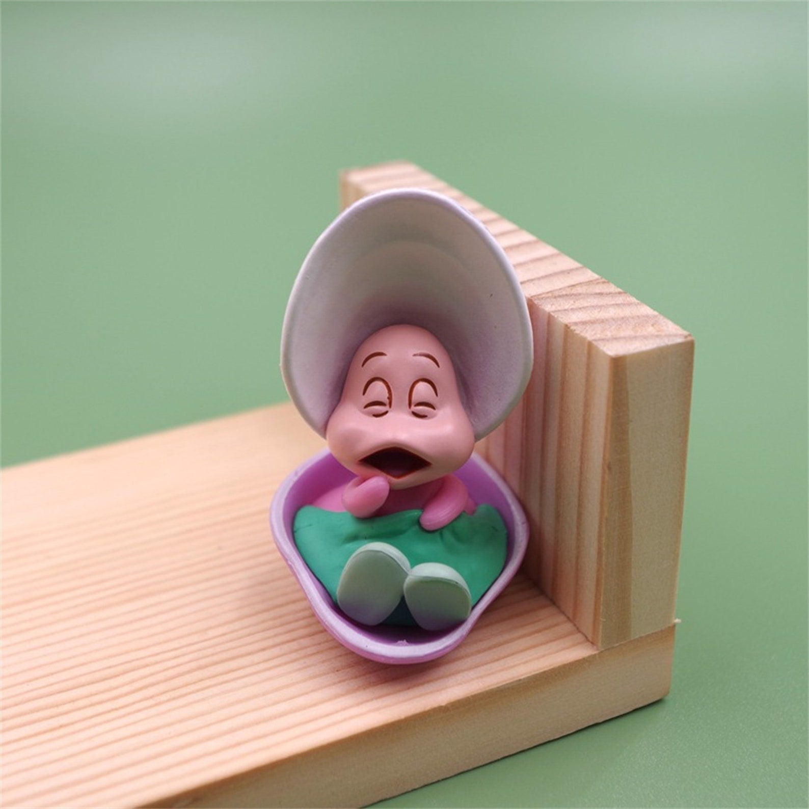 Alice in Wonderland baby oyster kawaii anime figurine collectible toy