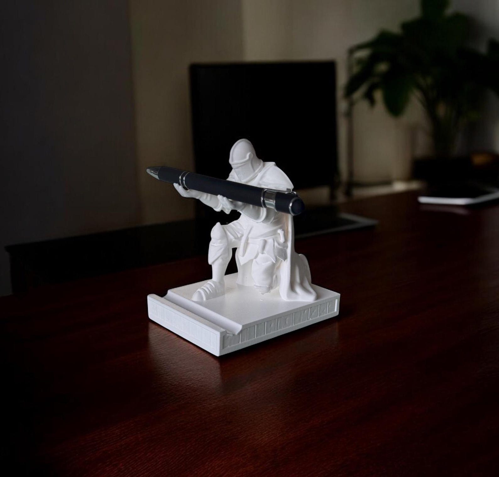 Personalized knight pen holder desk decor engraved gift for gamers