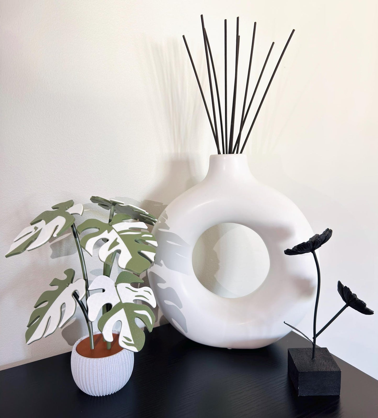 Modern Monstera plant coaster set with customizable pot and leaf colors