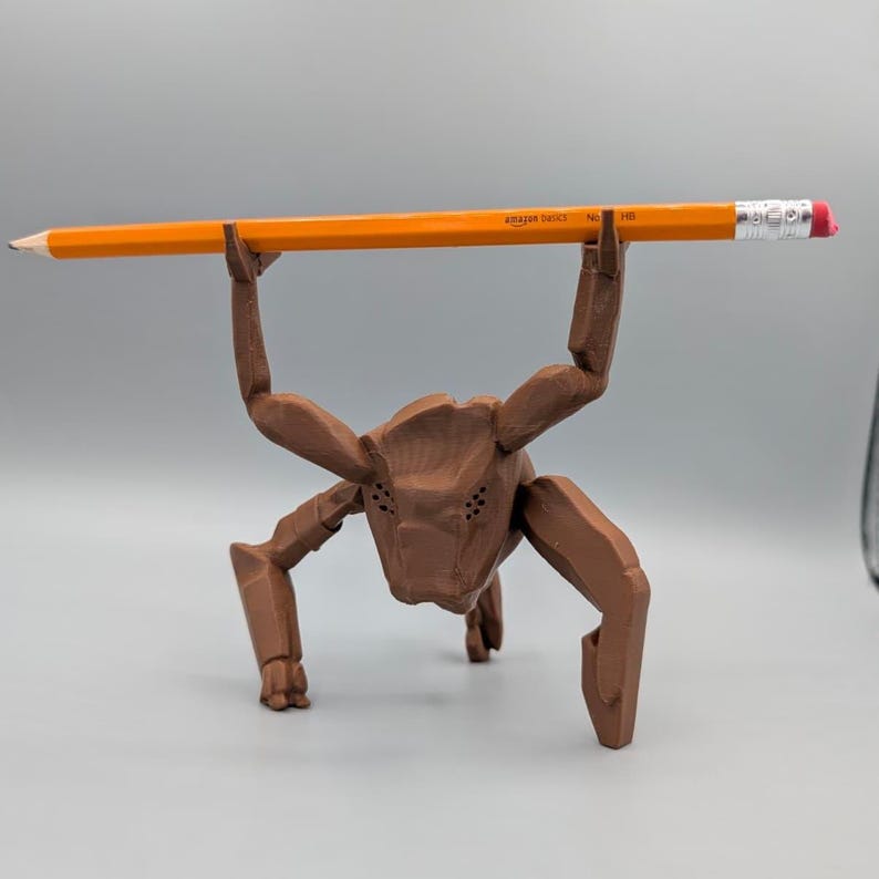 3D printed Rocky the Eridian pen holder from Project Hail Mary on desk